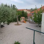 Jolie 6 Couchages Secteur Calme / Proche Montagnes - Plages - Espagne