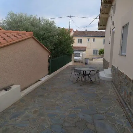 Jolie 6 Couchages Secteur Calme / Proche Montagnes - Plages - Espagne