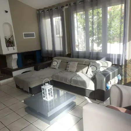 Villa Jolie 6 Couchages Secteur Calme / Proche Montagnes - Plages - Espagne *