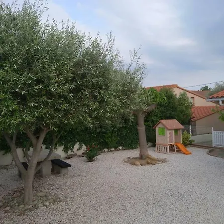 Jolie 6 Couchages Secteur Calme / Proche Montagnes - Plages - Espagne Villa *