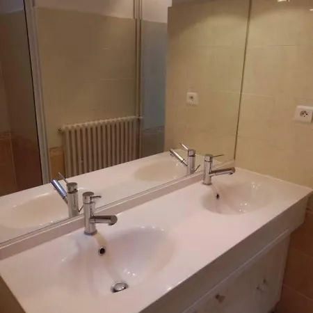 Villa Jolie 6 Couchages Secteur Calme / Proche Montagnes - Plages - Espagne *