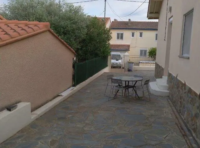 Jolie 6 Couchages Secteur Calme / Proche Montagnes - Plages - Espagne
