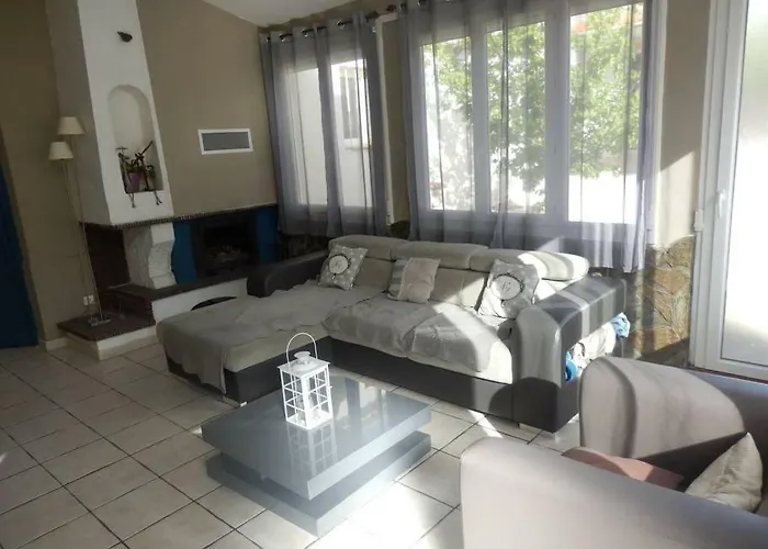 Villa Jolie 6 Couchages Secteur Calme / Proche Montagnes - Plages - Espagne *