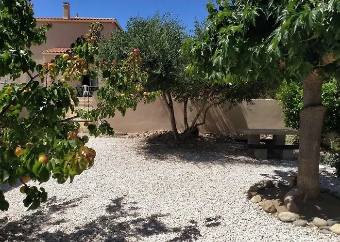 Jolie 6 Couchages Secteur Calme / Proche Montagnes - Plages - Espagne *